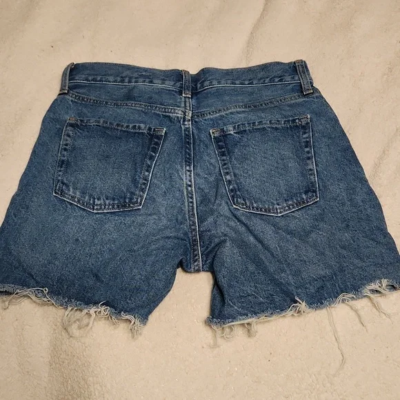 Old Navy Slouchy Straight High Rise Frayed Blue Jean Shorts Size 4 Denim - Picture 3 of 7